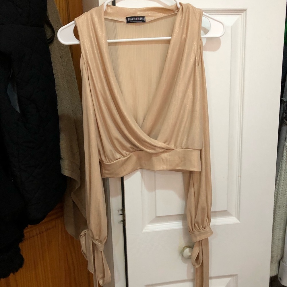 Open from and open sleeves top